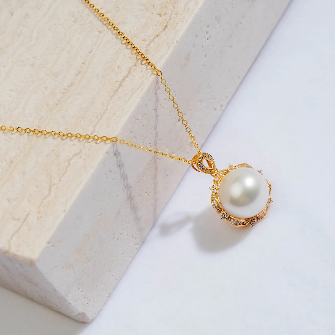 18K Solid Gold  Saltwater Pearl Necklace KN00031