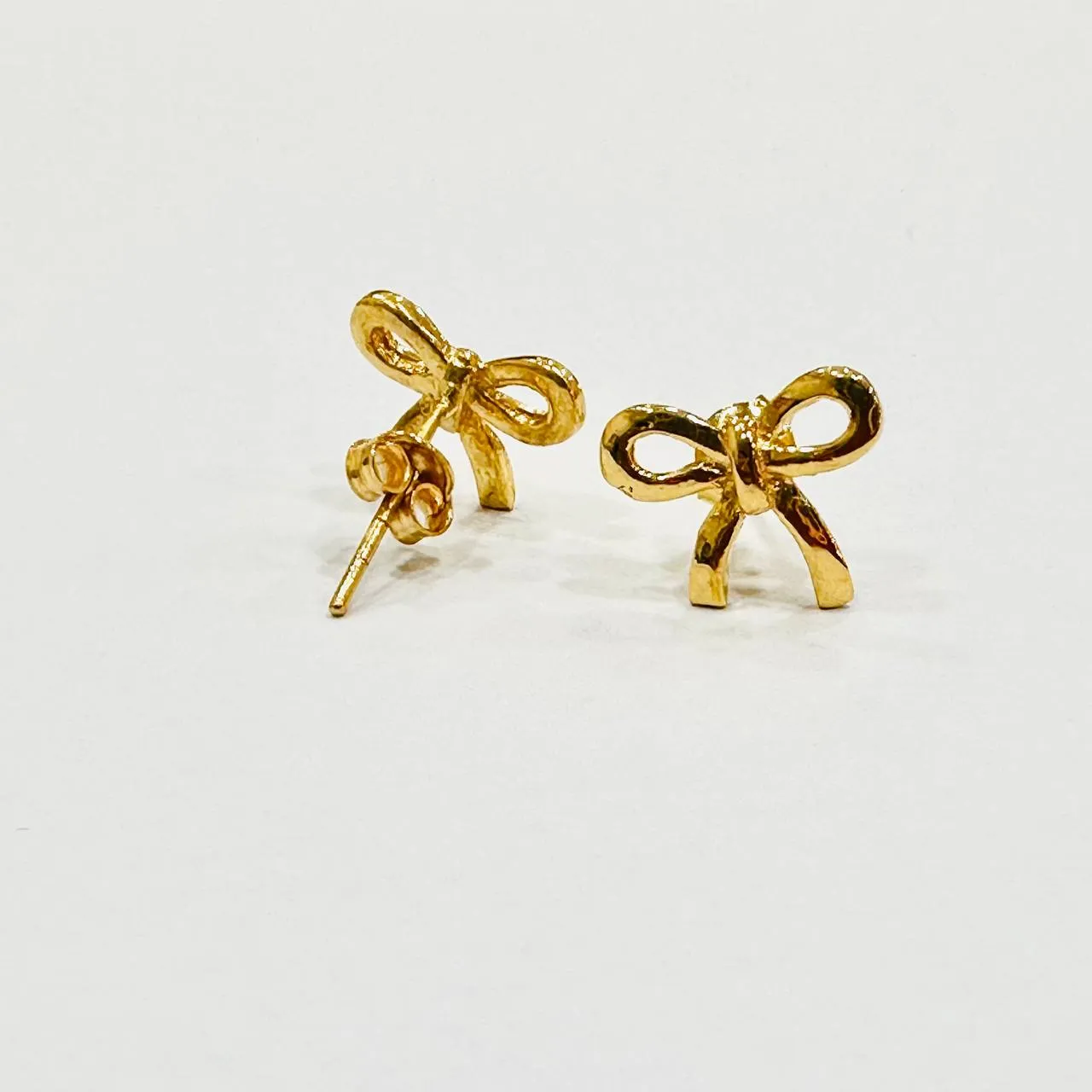 22k / 916 Gold Ribbon Earring