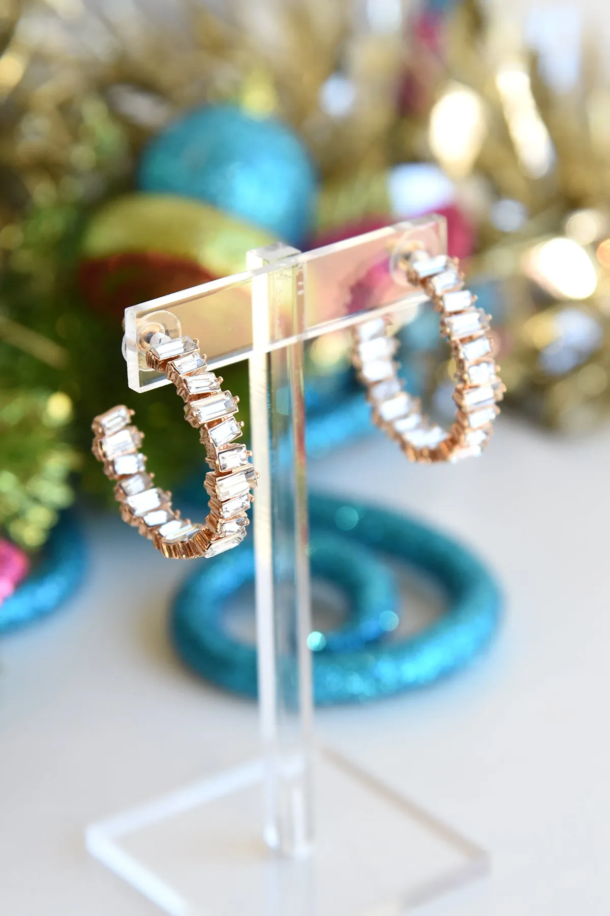 CRYSTAL HOOP EARRINGS -CLEAR