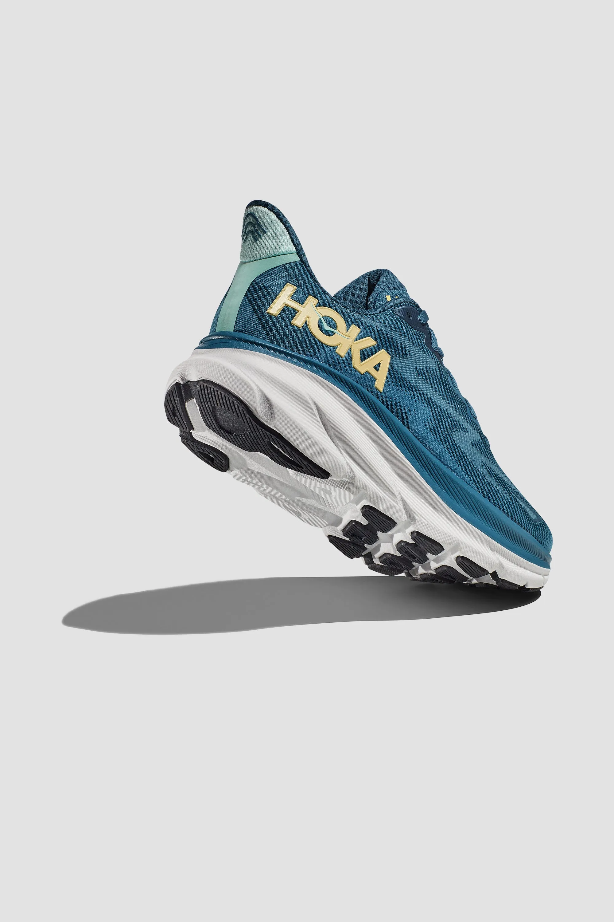 Hoka Men's Clifton 9 Sneaker in Midnight Ocean/Bluesteel