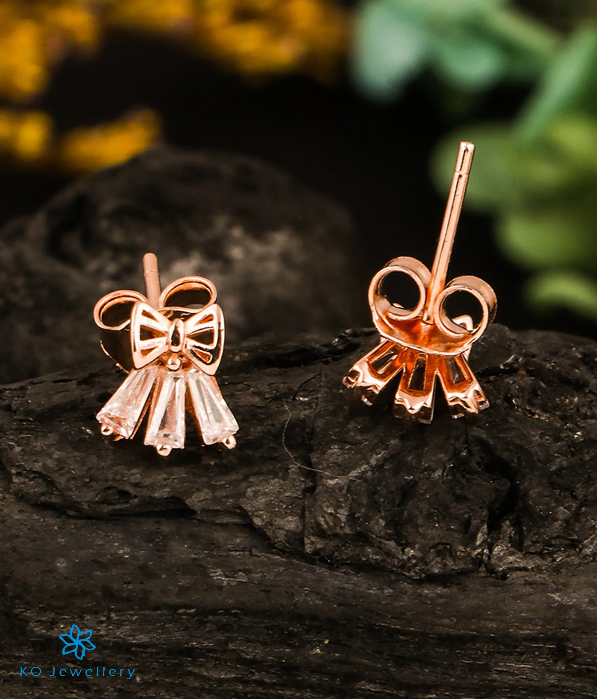 The Bowed Out Silver Rosegold Earstuds